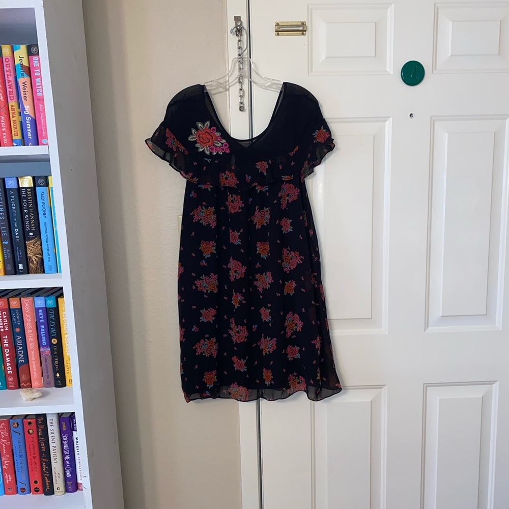 Chelsea & Violet Floral Shift Dress